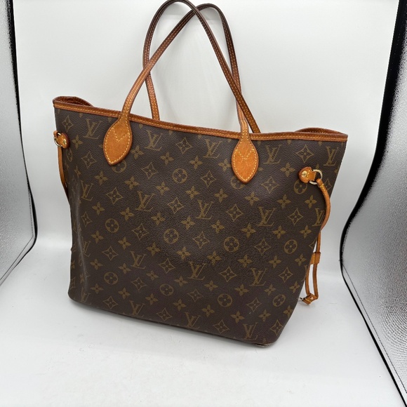 LOUIS VUITTON Monogram Neverfull MM Brown Tote Bag - Picture 2 of 16